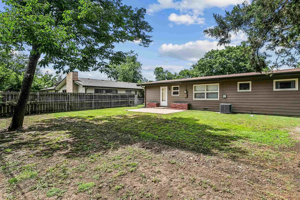 2427 W Wilson Wichita KS 67204