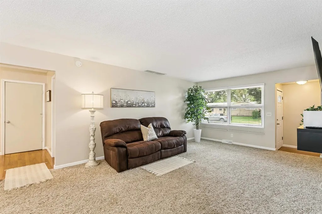 2427 W Wilson Wichita KS 67204