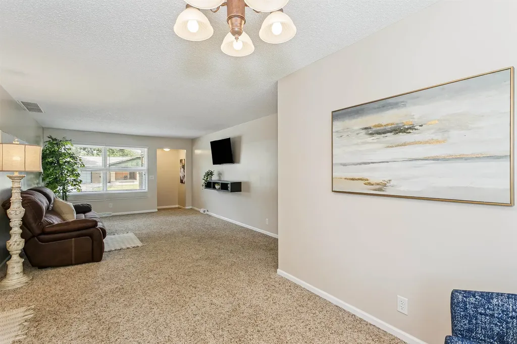 2427 W Wilson Wichita KS 67204