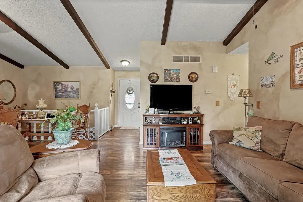 533 E Parkwood Rose Hill KS 67133
