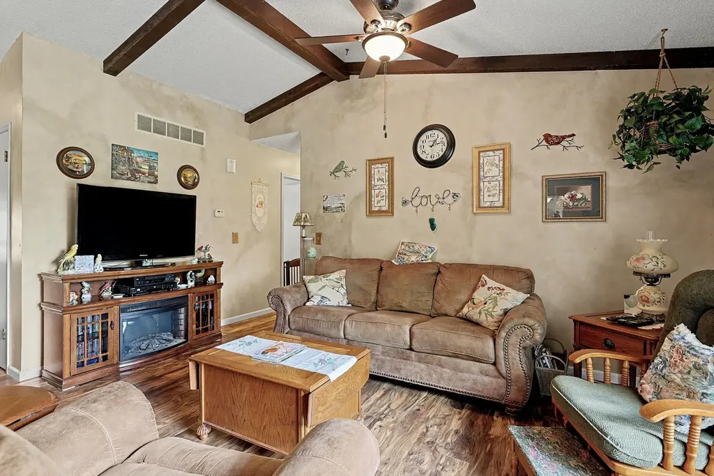 533 E Parkwood Rose Hill KS 67133