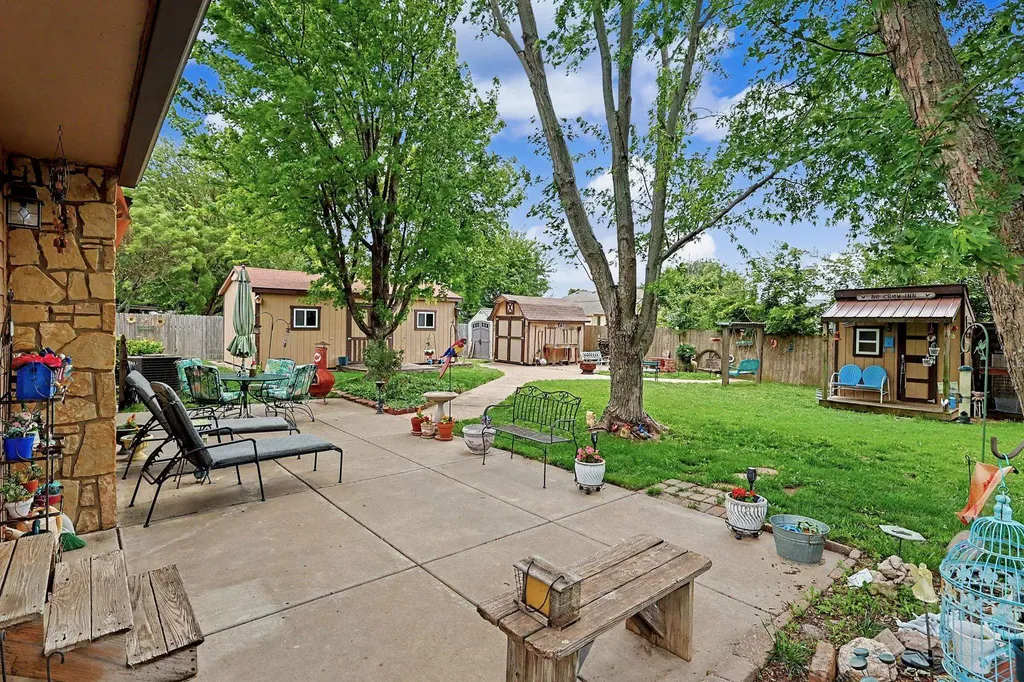 533 E Parkwood Rose Hill KS 67133