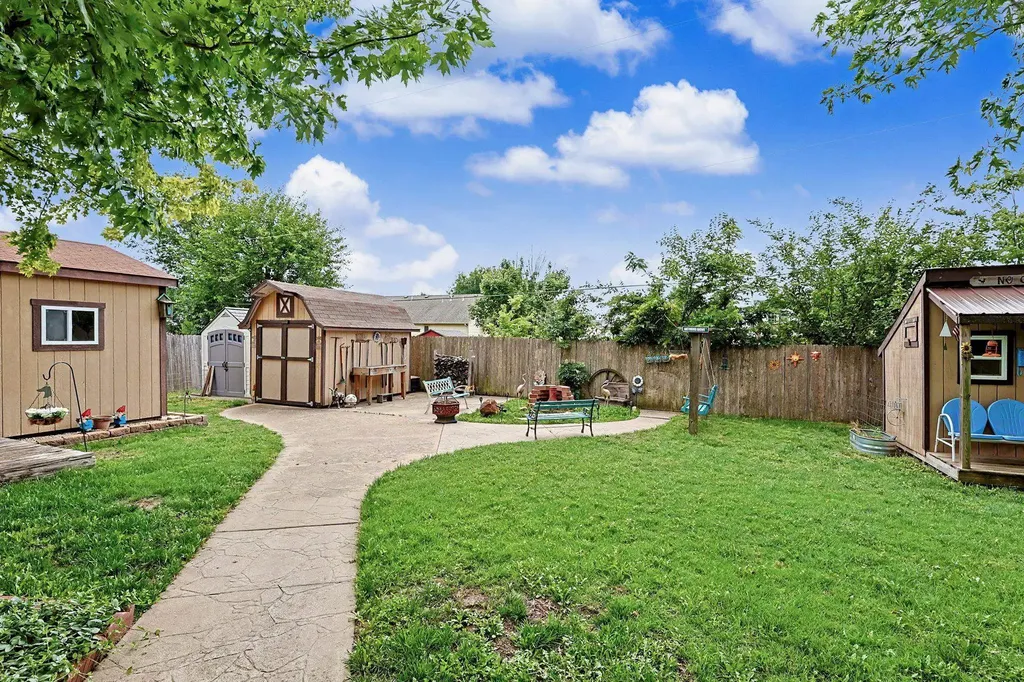533 E Parkwood Rose Hill KS 67133