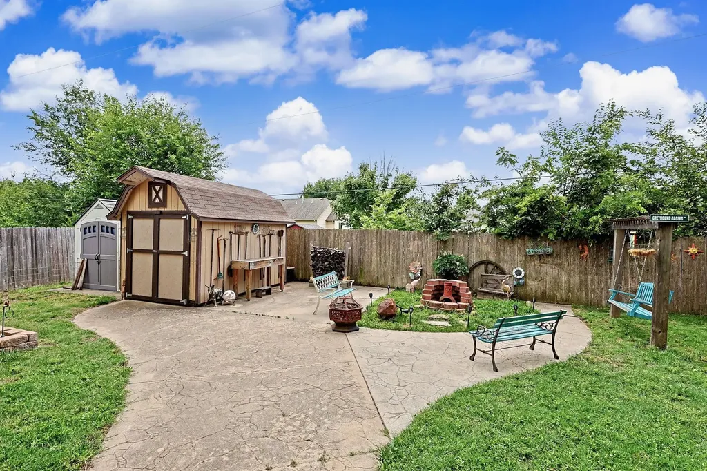 533 E Parkwood Rose Hill KS 67133