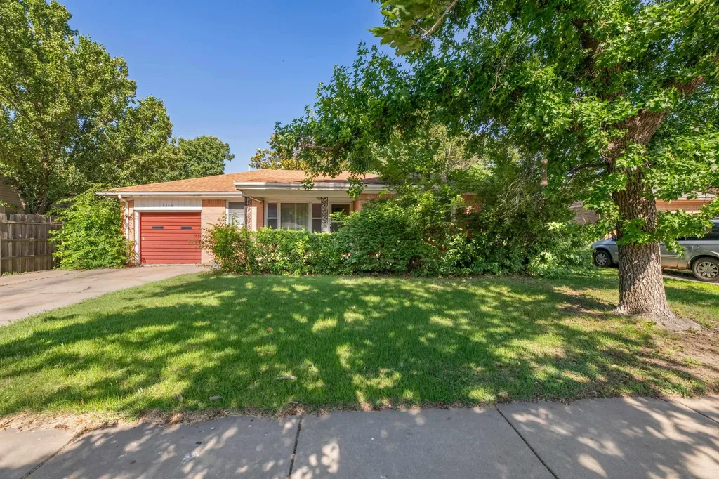 3532 S Seneca Wichita KS 67217