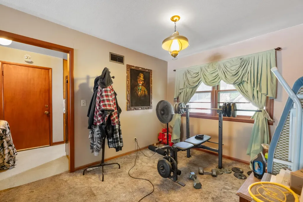3532 S Seneca Wichita KS 67217