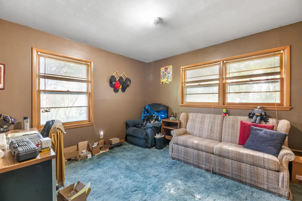 3532 S Seneca Wichita KS 67217