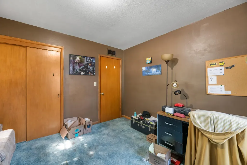 3532 S Seneca Wichita KS 67217
