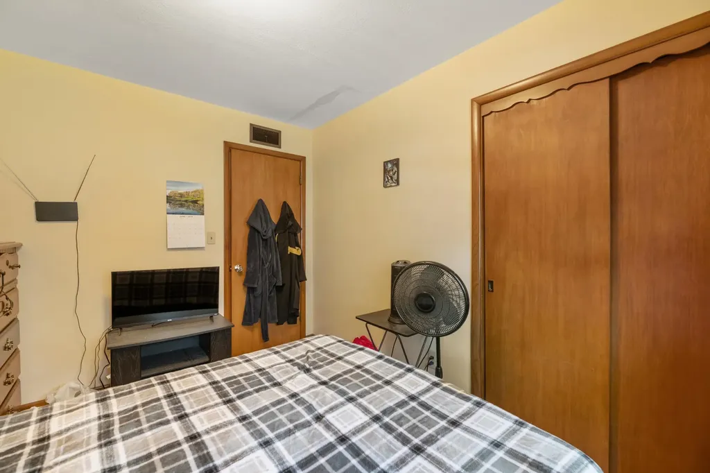 3532 S Seneca Wichita KS 67217