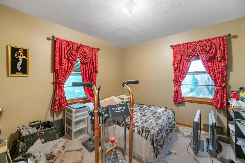 3532 S Seneca Wichita KS 67217