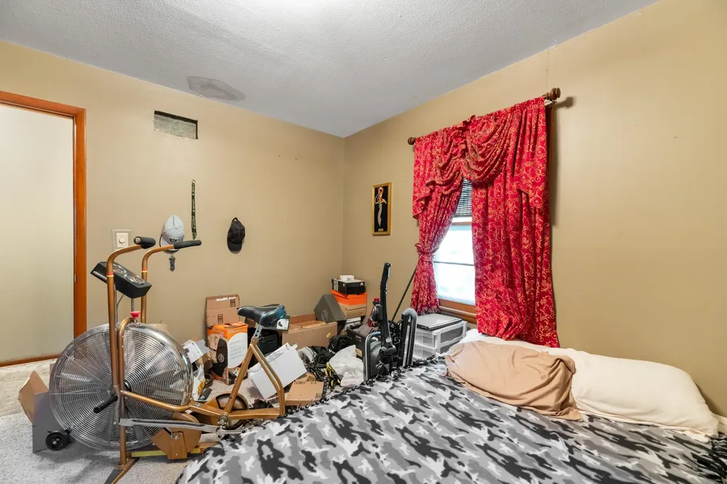 3532 S Seneca Wichita KS 67217