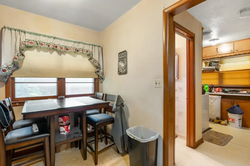 3532 S Seneca Wichita KS 67217