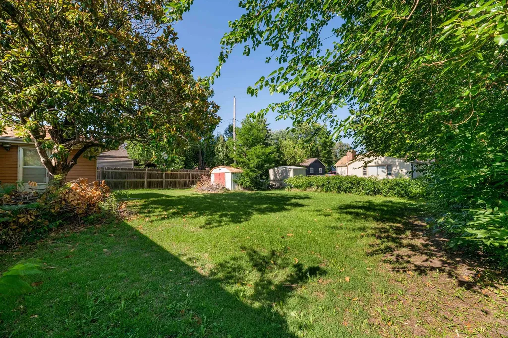 3532 S Seneca Wichita KS 67217