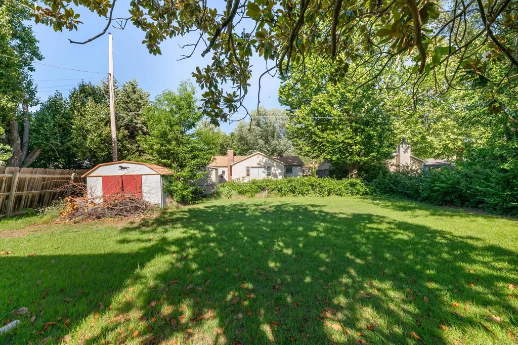 3532 S Seneca Wichita KS 67217