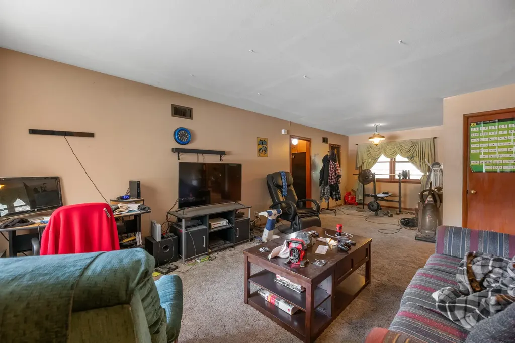 3532 S Seneca Wichita KS 67217