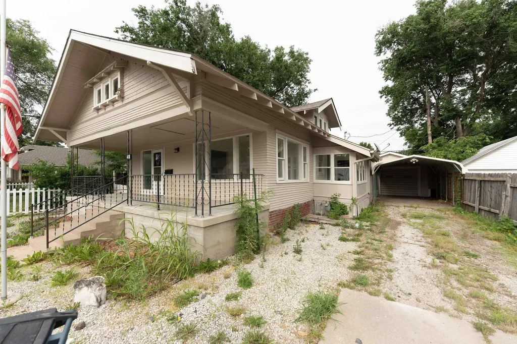 418 N Houser El Dorado KS 67042