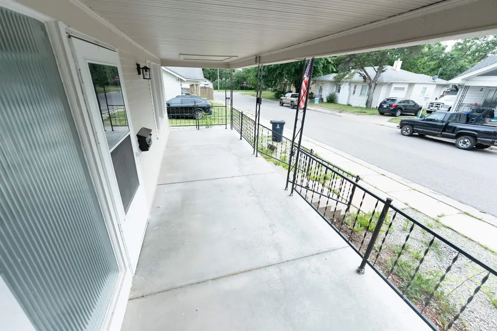 418 N Houser El Dorado KS 67042