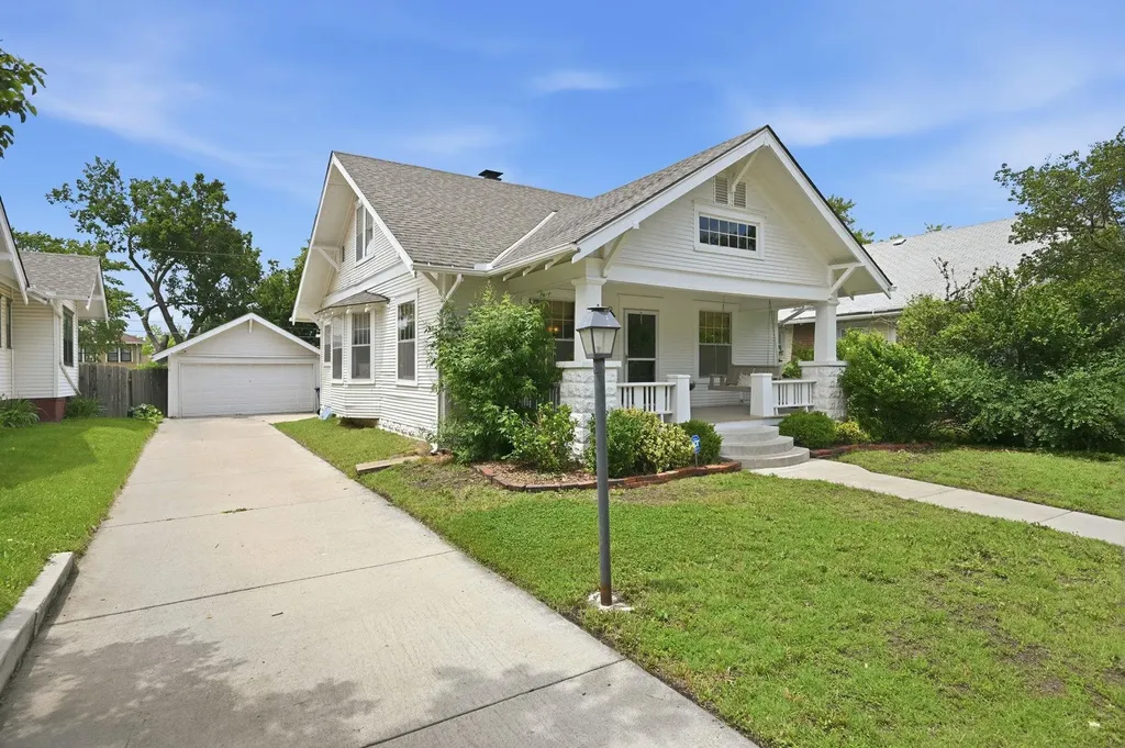 411 N Clifton Wichita KS 67208