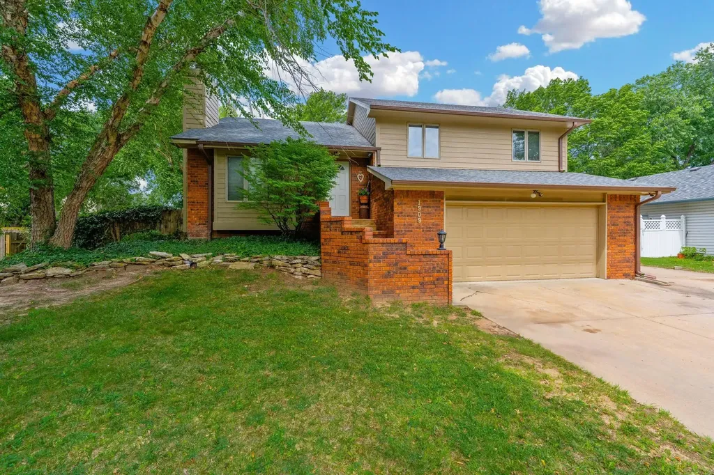 1909 N Smarsh Lane Wichita KS 67212-1473