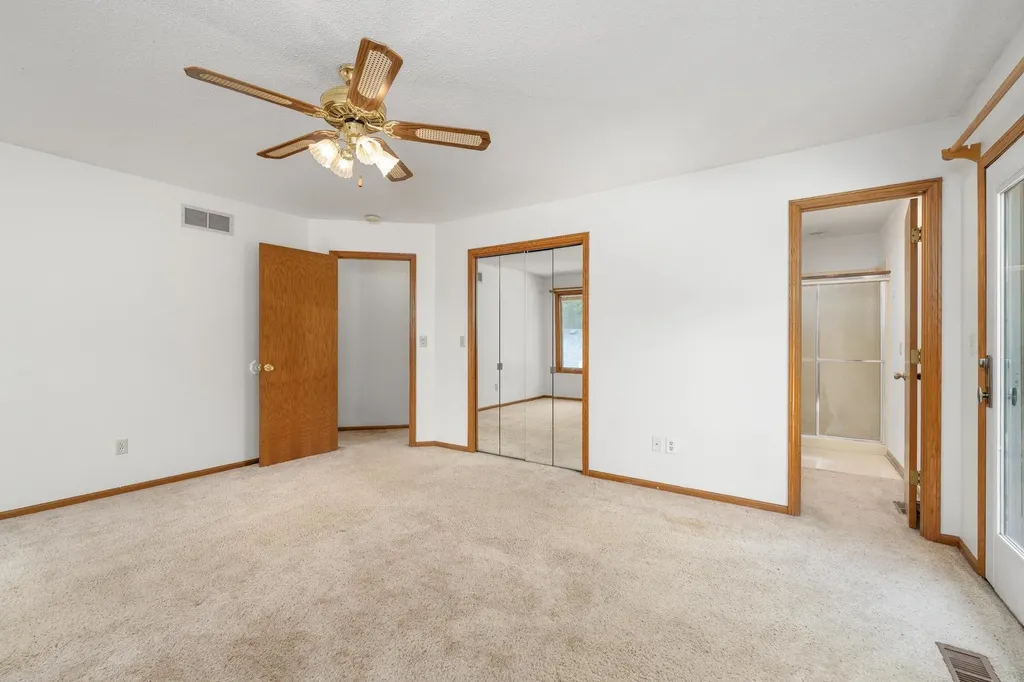 1909 N Smarsh Lane Wichita KS 67212-1473