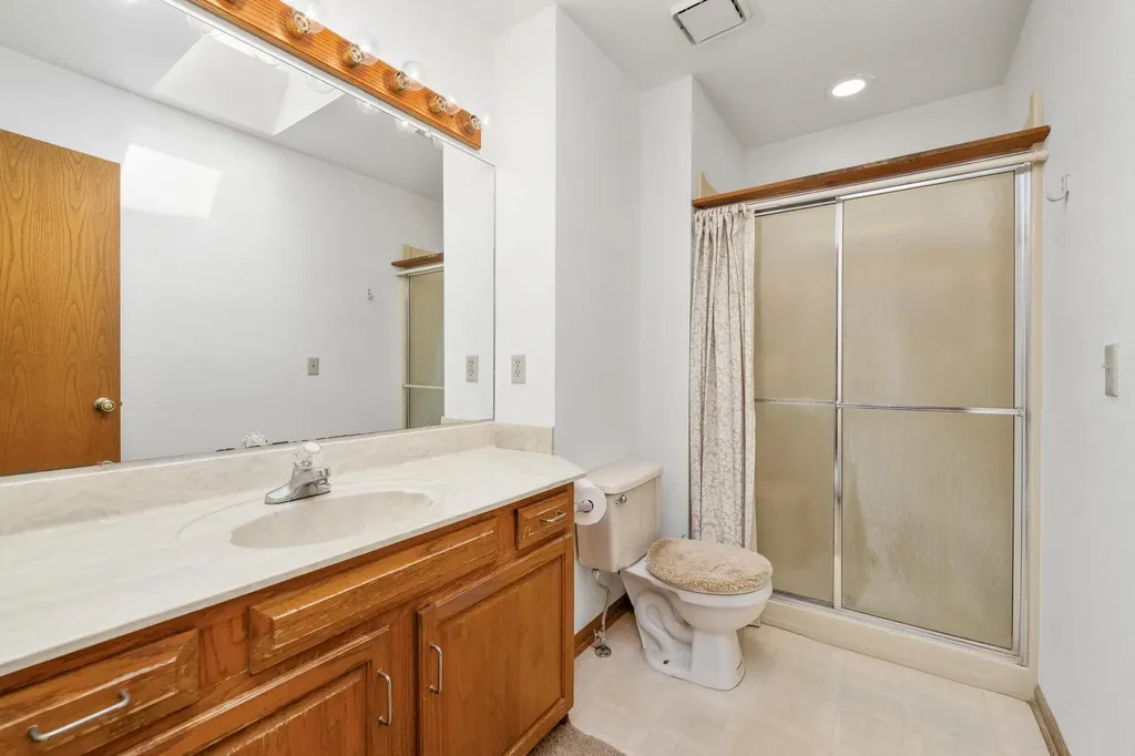 1909 N Smarsh Lane Wichita KS 67212-1473