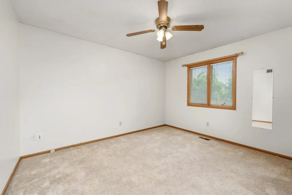 1909 N Smarsh Lane Wichita KS 67212-1473