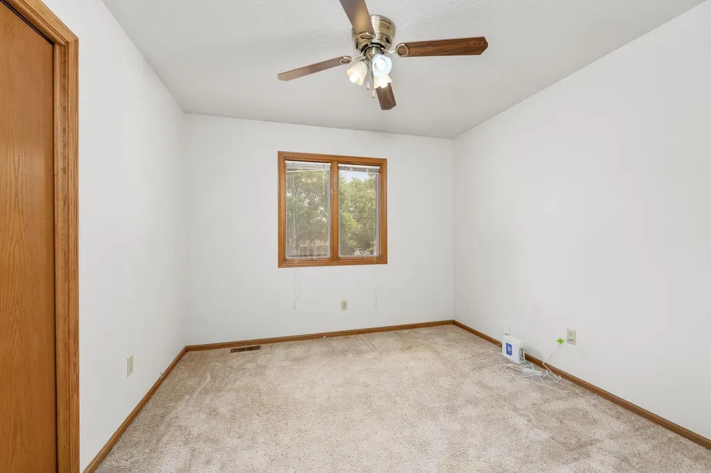 1909 N Smarsh Lane Wichita KS 67212-1473