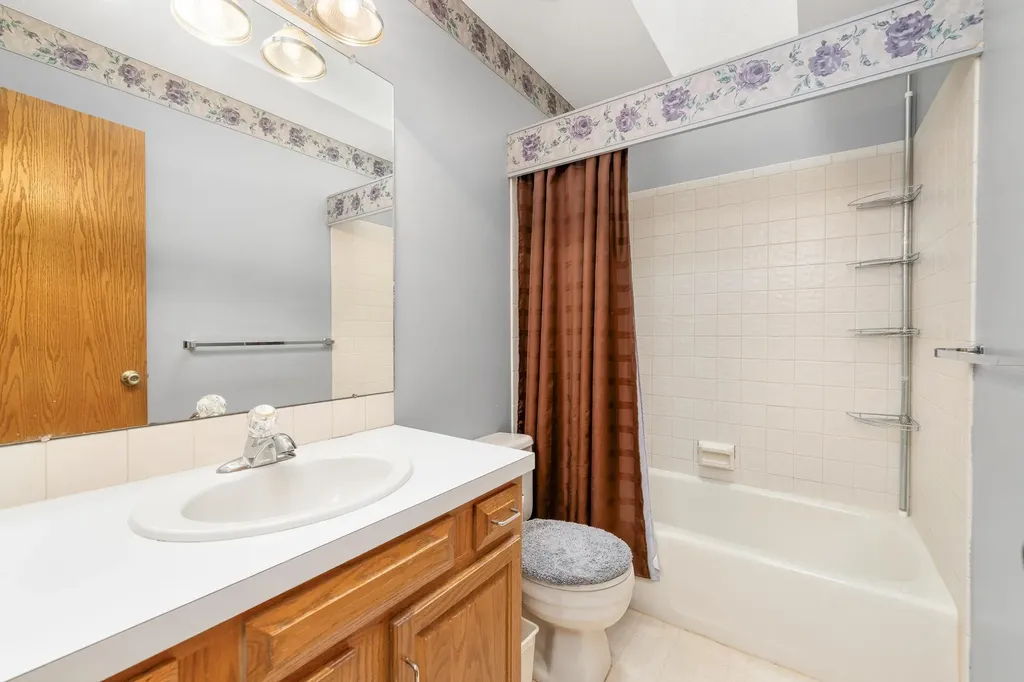1909 N Smarsh Lane Wichita KS 67212-1473