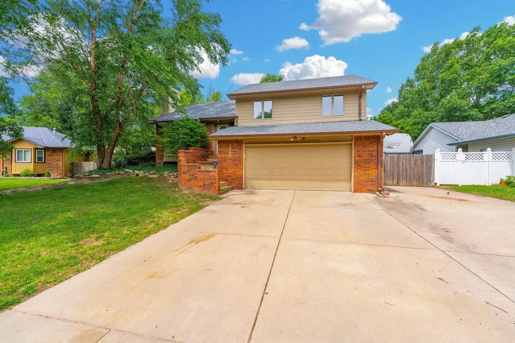 1909 N Smarsh Lane Wichita KS 67212-1473