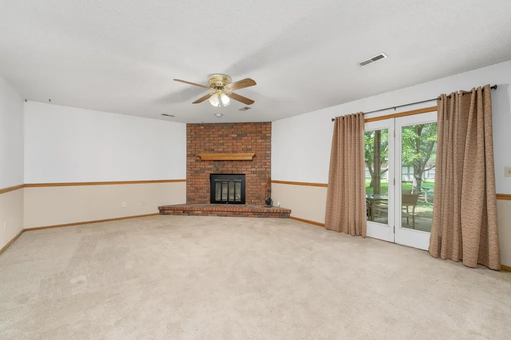 1909 N Smarsh Lane Wichita KS 67212-1473