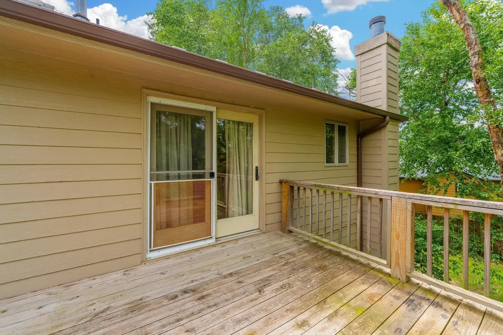 1909 N Smarsh Lane Wichita KS 67212-1473