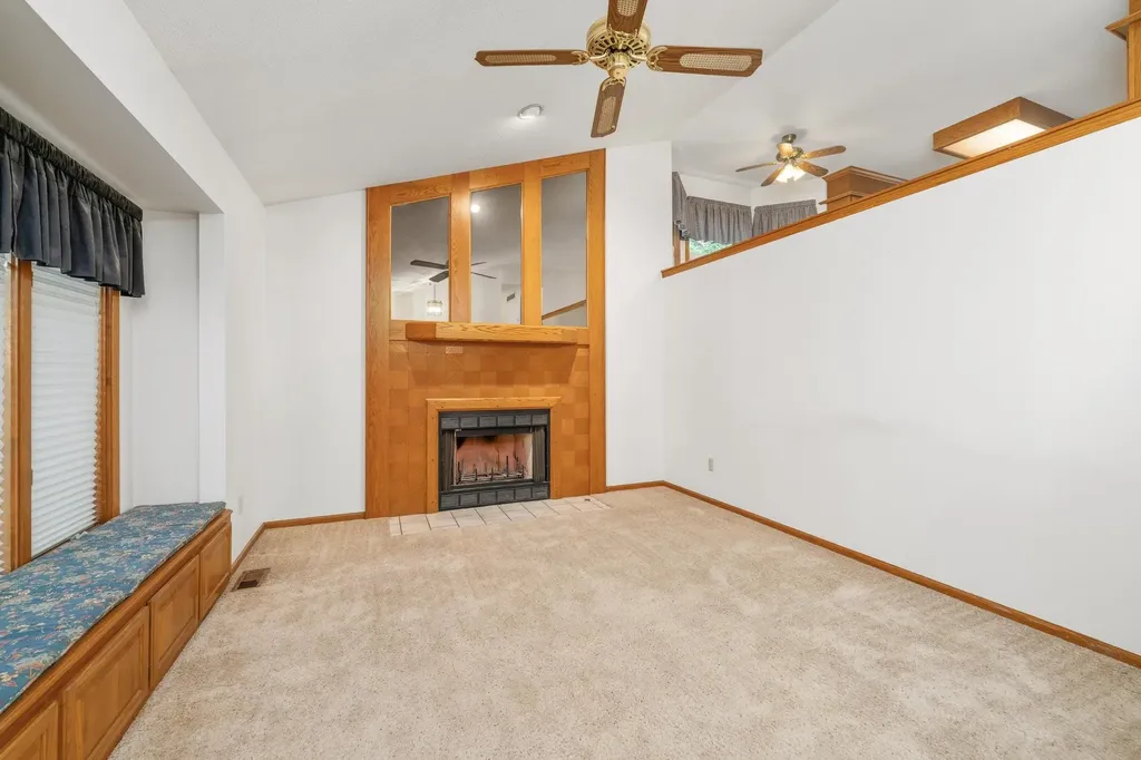 1909 N Smarsh Lane Wichita KS 67212-1473