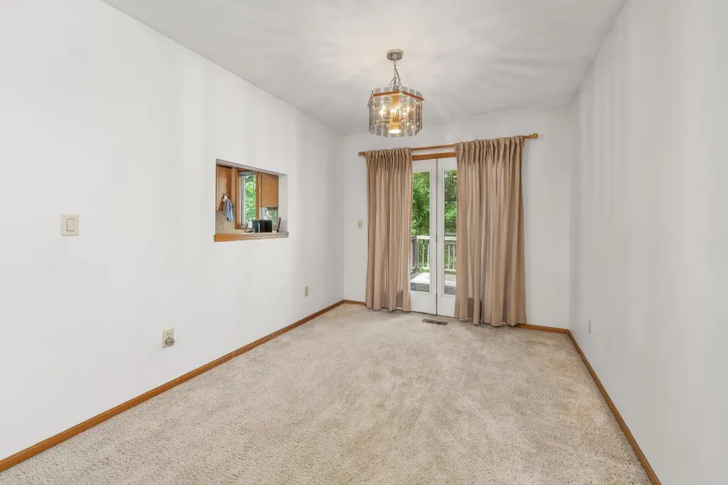 1909 N Smarsh Lane Wichita KS 67212-1473