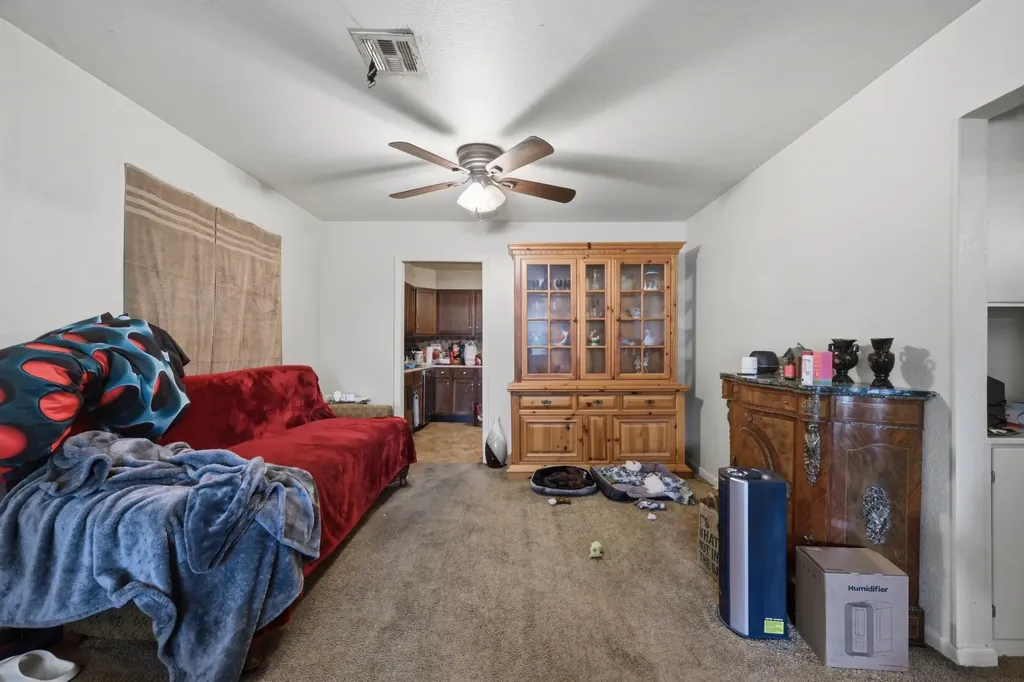 153/151 N Poplar Wichita KS 67214
