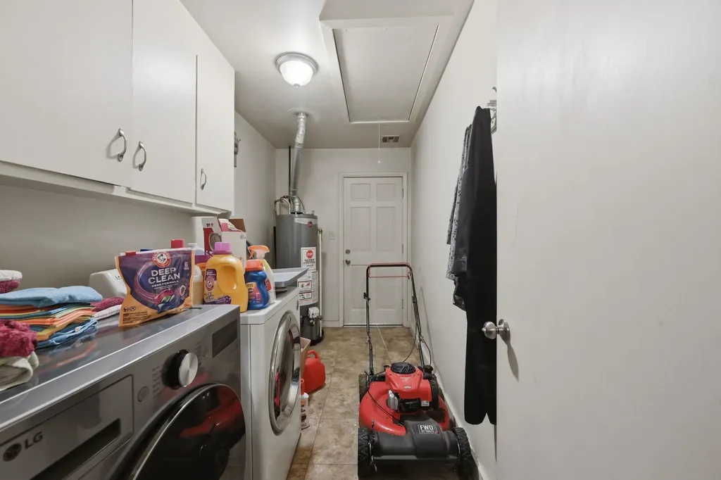 153/151 N Poplar Wichita KS 67214