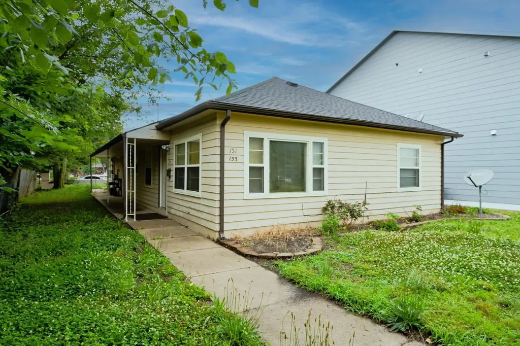 153/151 N Poplar Wichita KS 67214