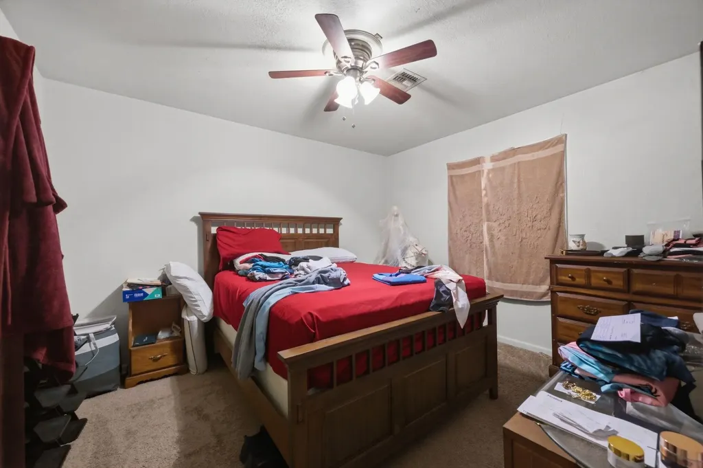 153/151 N Poplar Wichita KS 67214