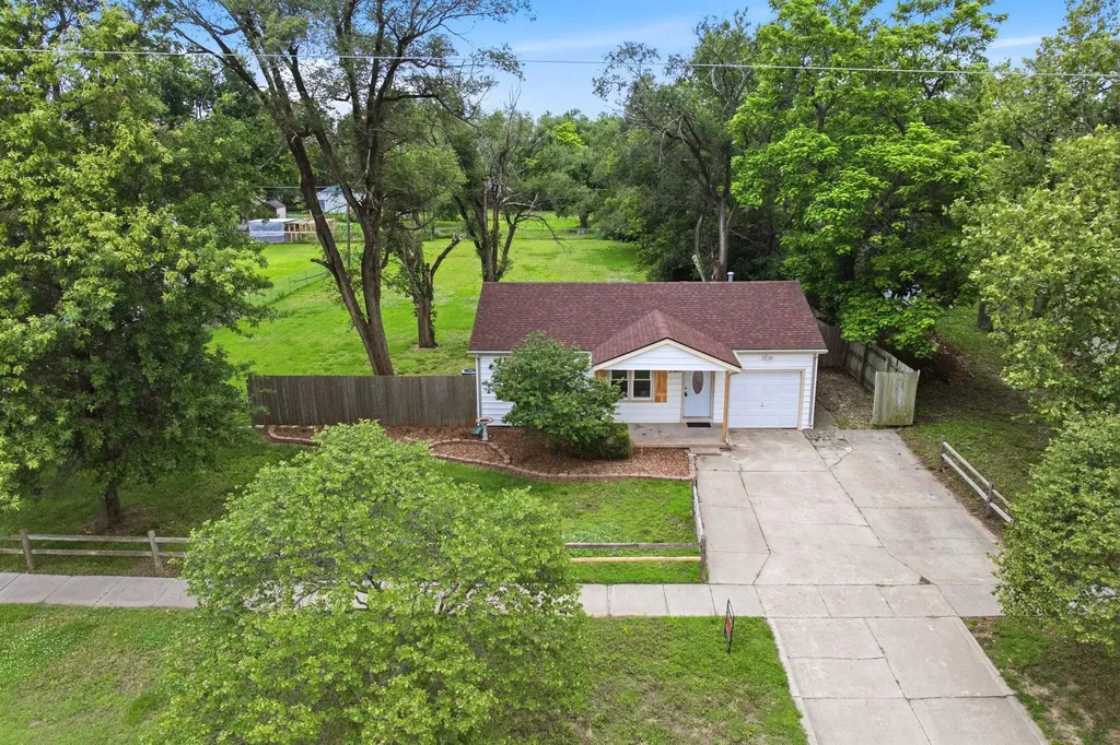 3317 W 9th Street N Wichita KS 67203