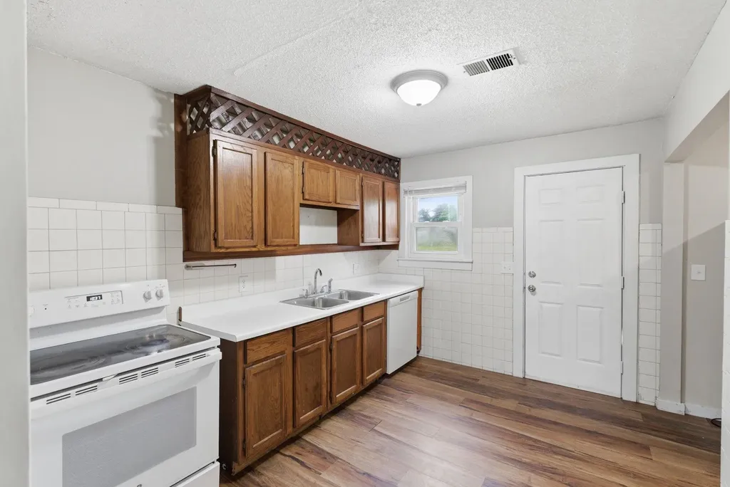 3317 W 9th Street N Wichita KS 67203