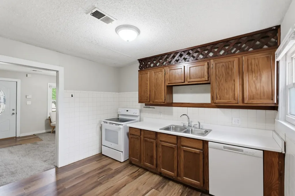3317 W 9th Street N Wichita KS 67203