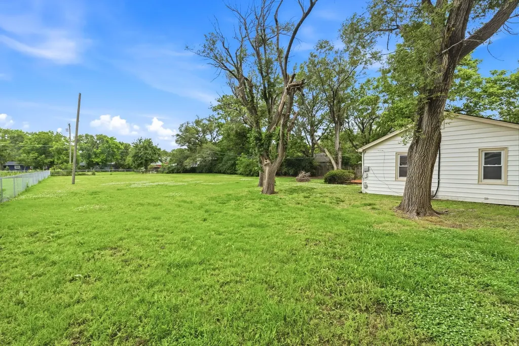 3317 W 9th Street N Wichita KS 67203