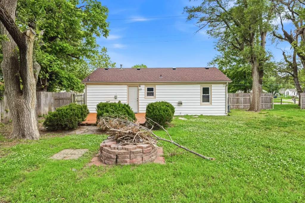 3317 W 9th Street N Wichita KS 67203