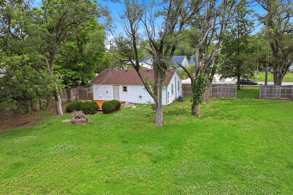 3317 W 9th Street N Wichita KS 67203
