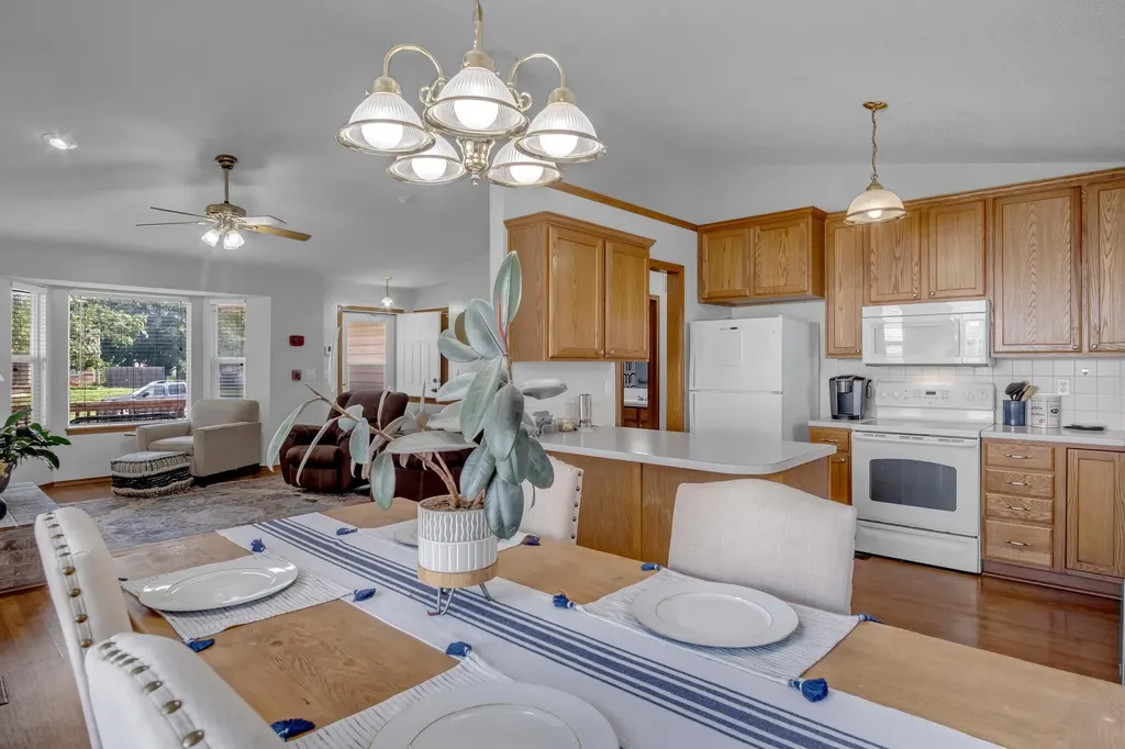 215 Sutton Newton KS 67114