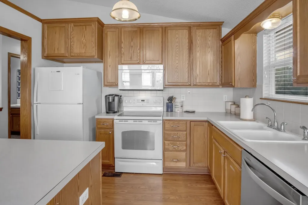215 Sutton Newton KS 67114