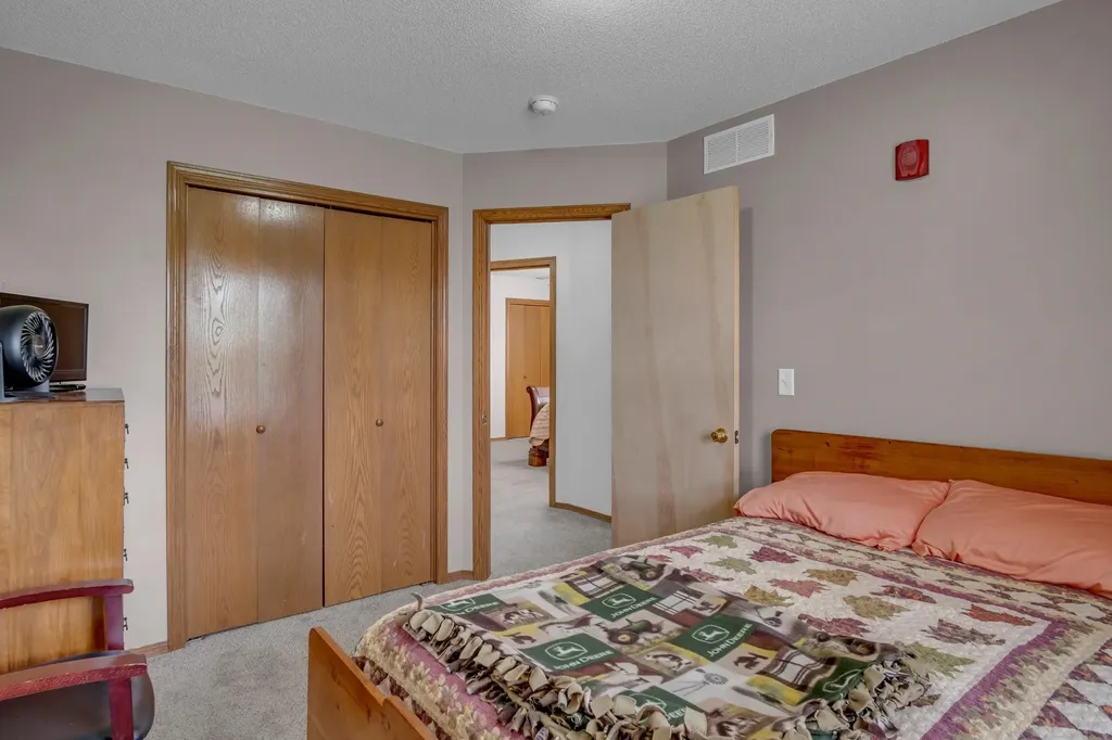 215 Sutton Newton KS 67114