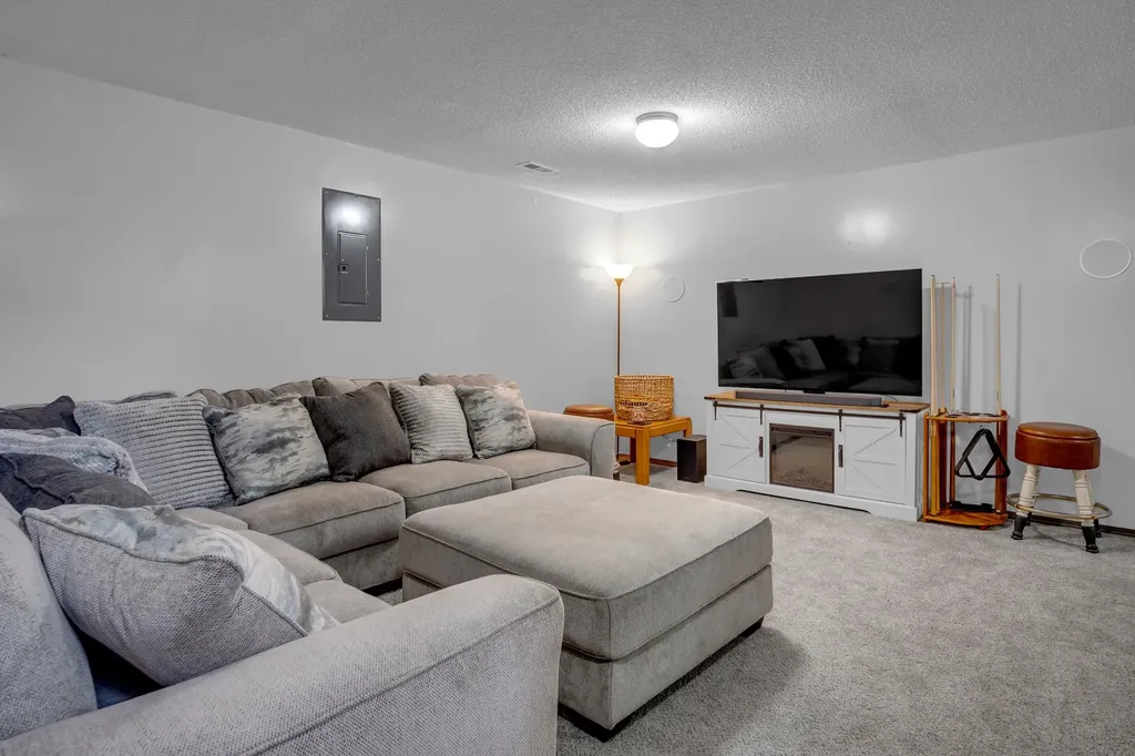 215 Sutton Newton KS 67114