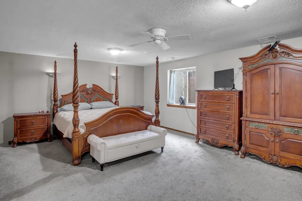 215 Sutton Newton KS 67114