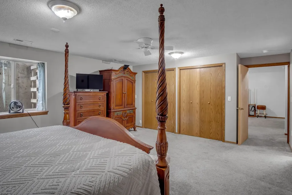 215 Sutton Newton KS 67114