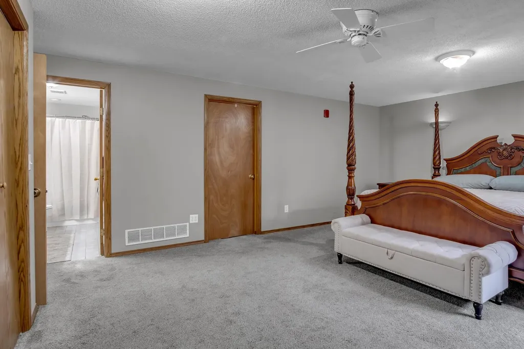 215 Sutton Newton KS 67114